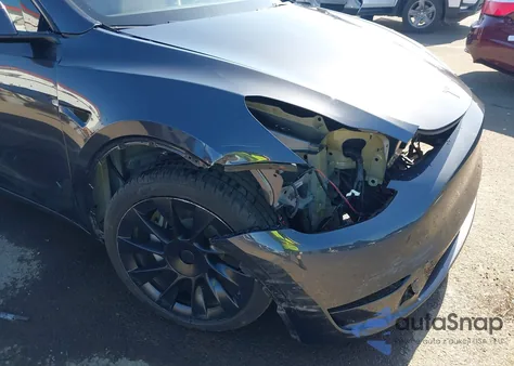 2024 Tesla Model Y Long Range Dual Motor All-Wheel Drive from USA, damaged, VIN 7SAYGDEE7RF074401